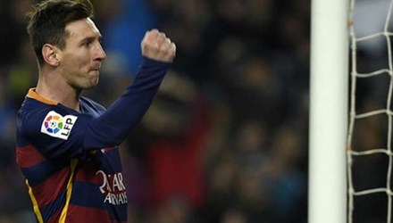 Messi từng tỏa sáng trên sân có vụn kính vỡ